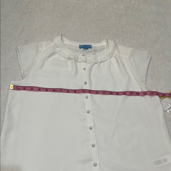 NWT CeCe White Cap Sleeve Button Down Shirt with Peter Pan Collar size M - Picture 8 of 16